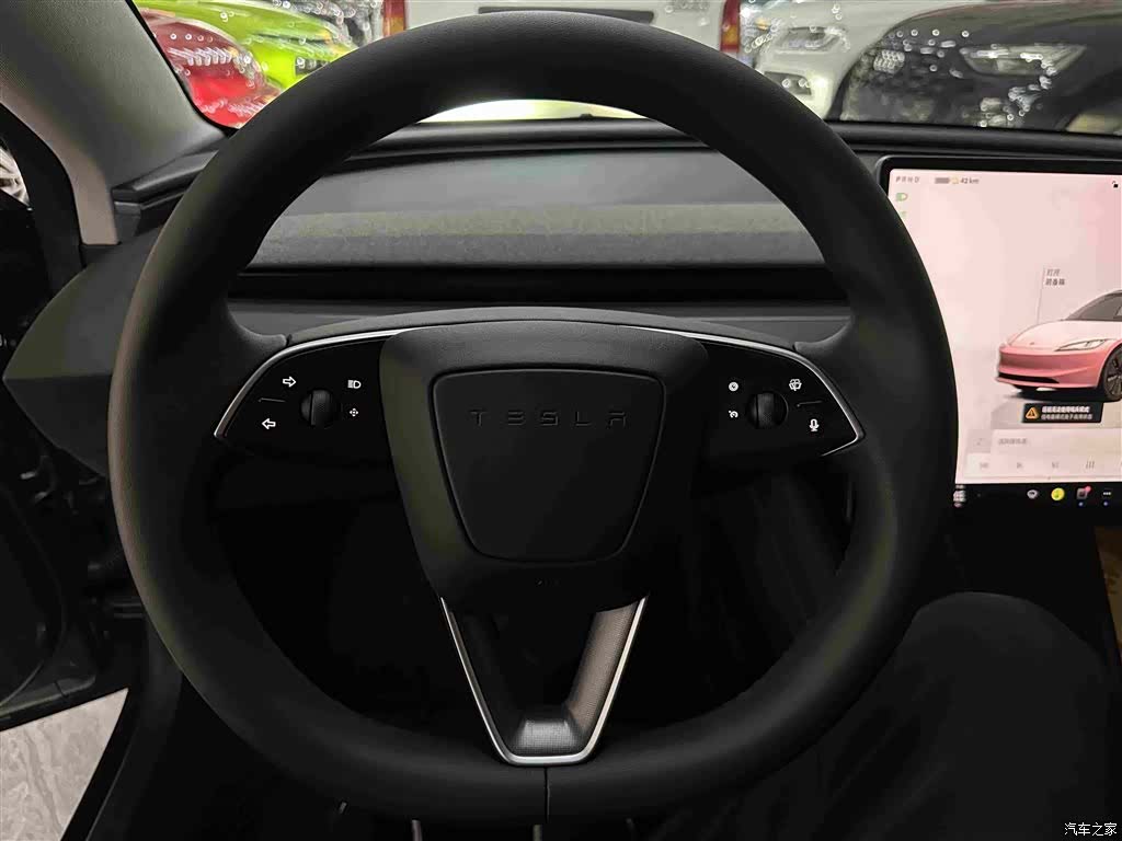 Tesla Model 3, 2025 7