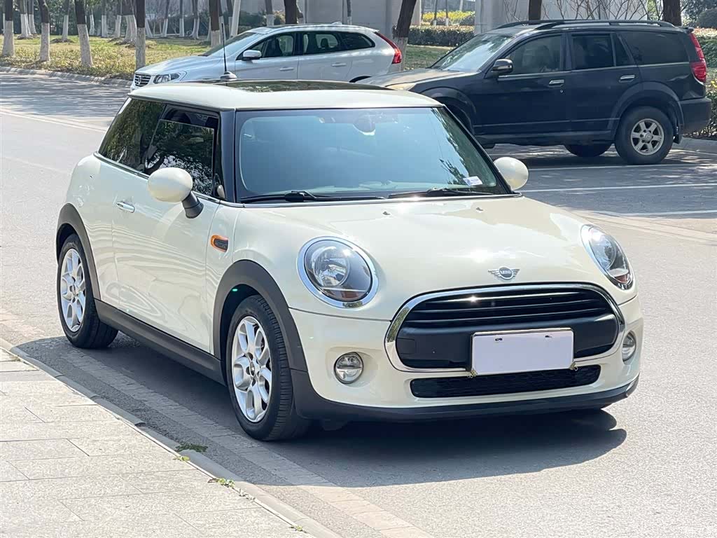 Mini ONE, 2019 4