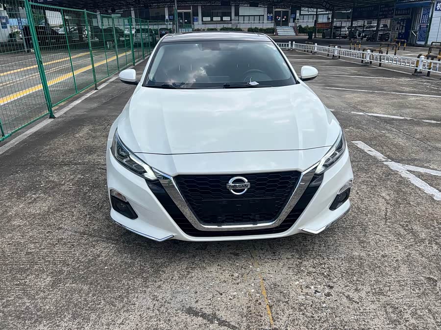 Nissan Altima 2022, фото 2