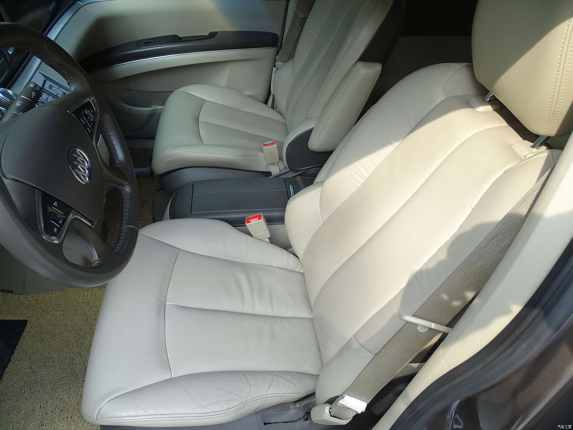 Buick GL8, 2011 19