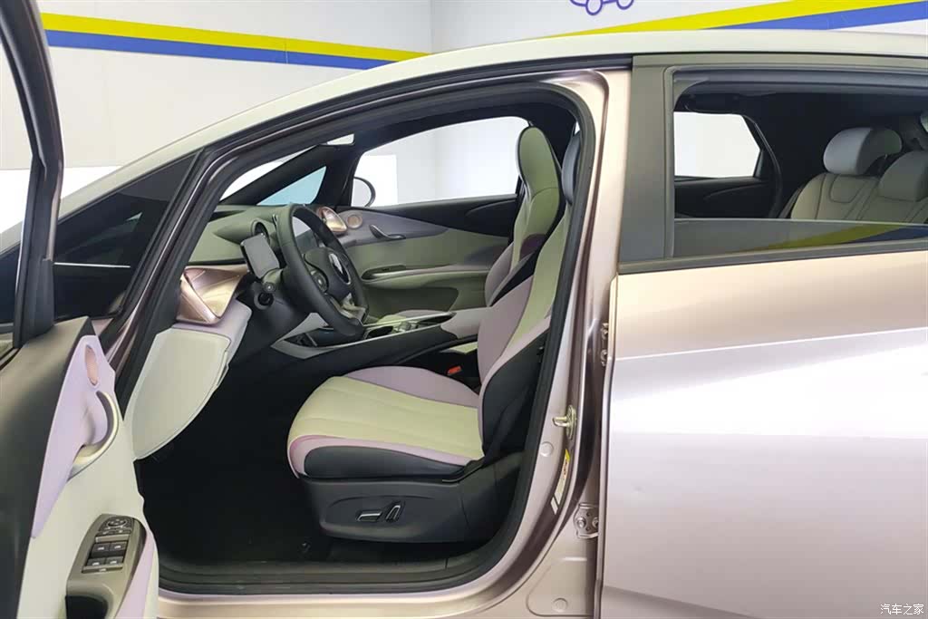 BYD Dolphin, 2022 9