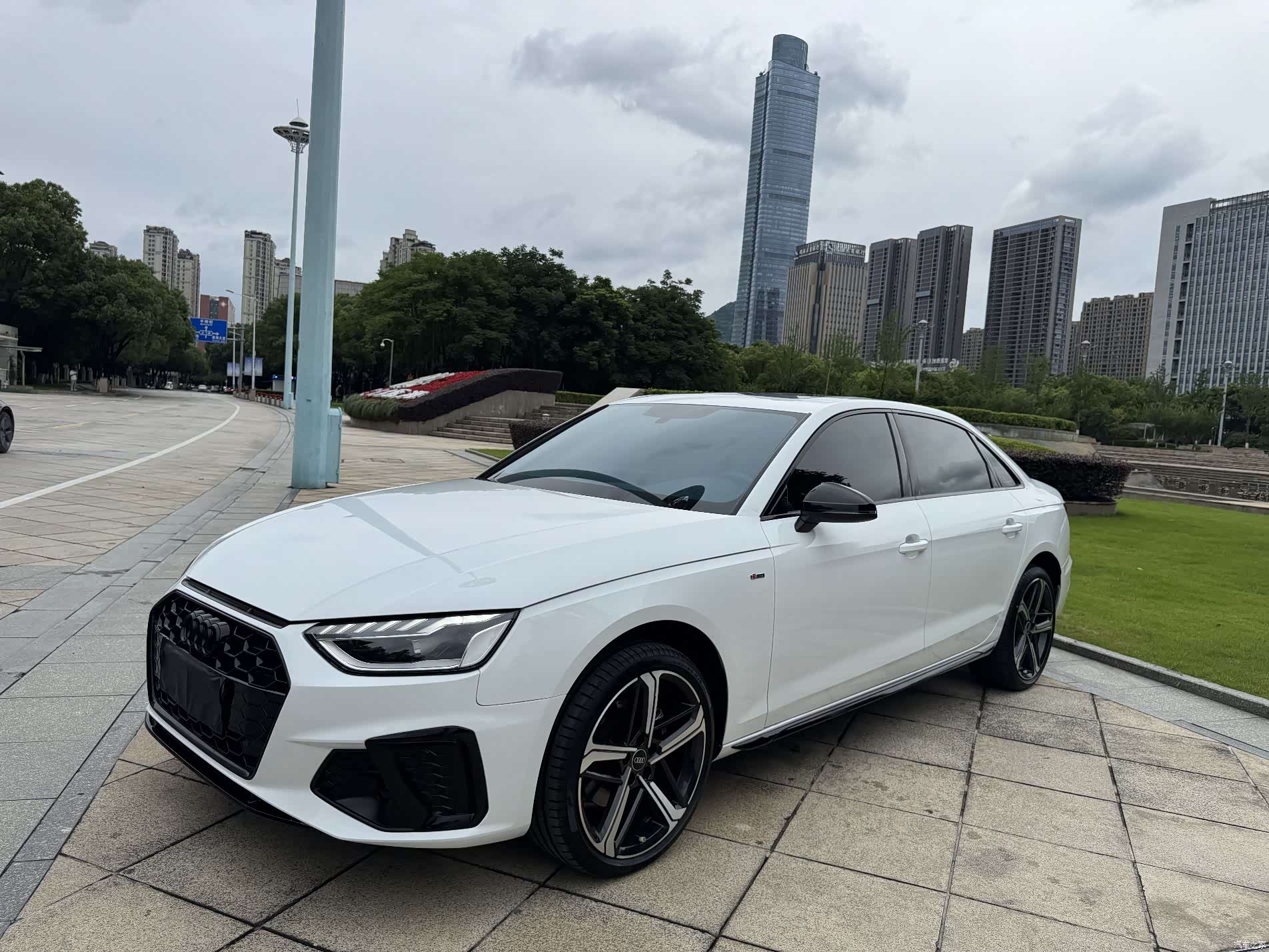 Audi A4L, 2025 1
