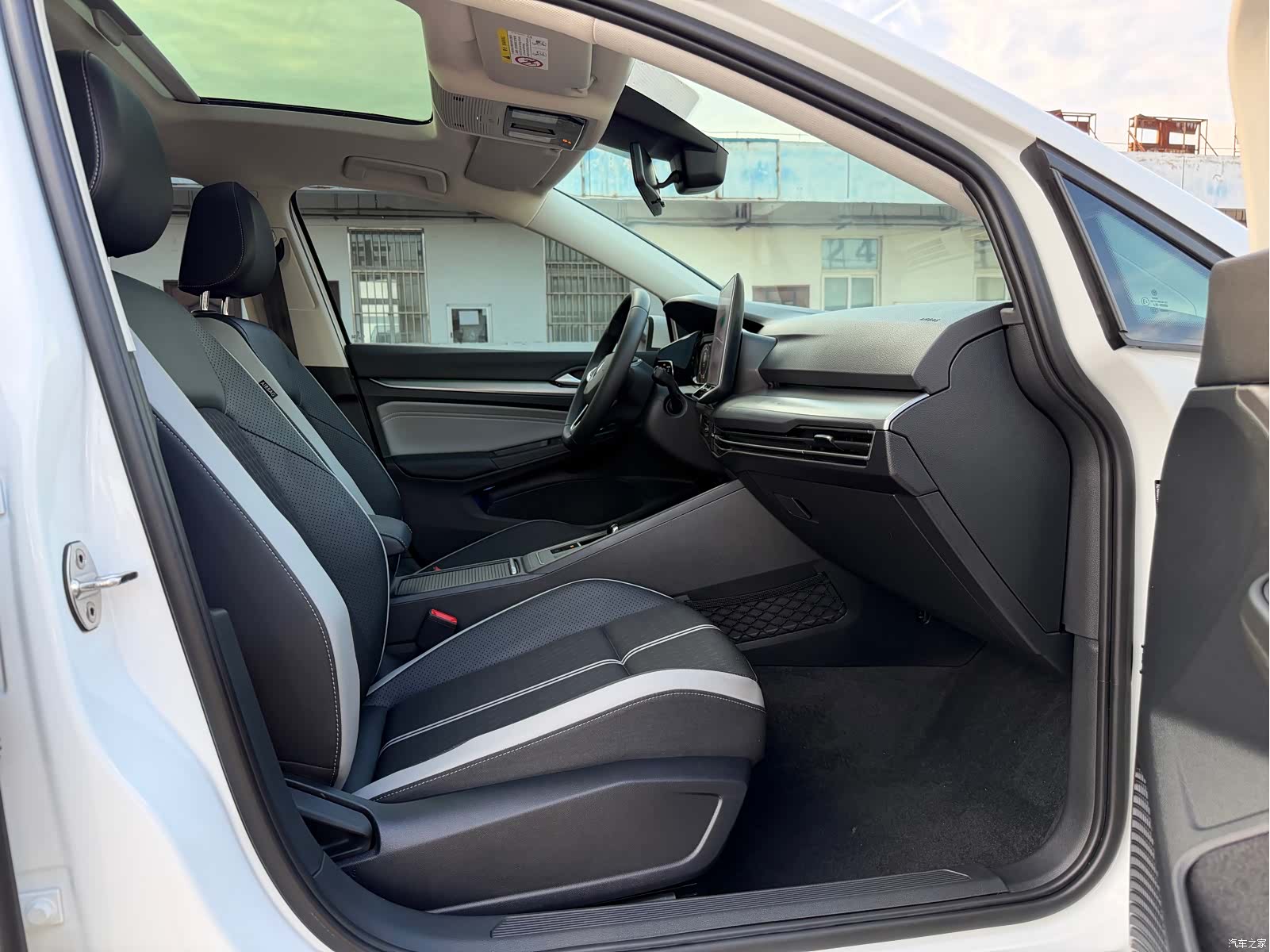 Volkswagen Golf, 2025 14