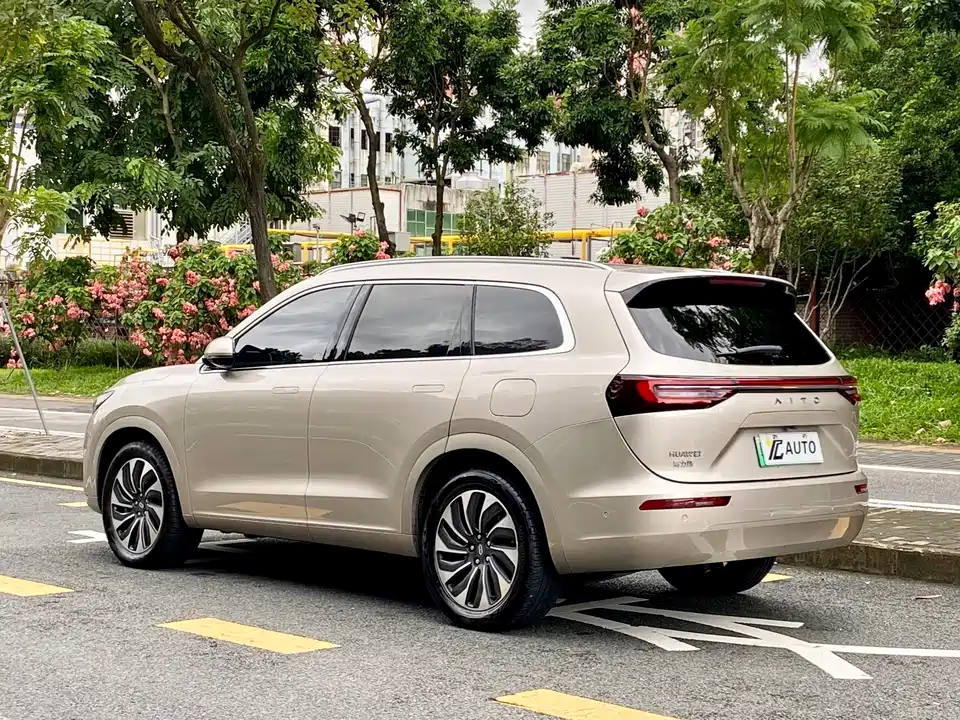 AITO Ask the world M7