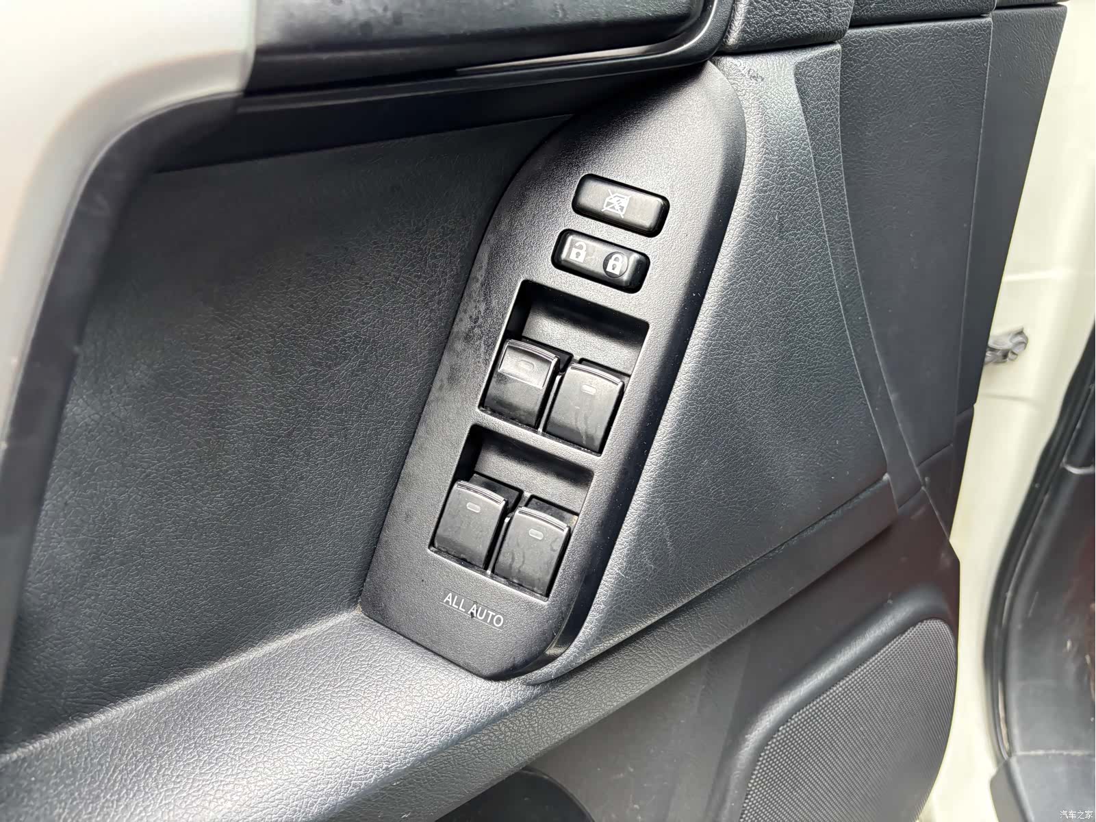Toyota Prado, 2015 16
