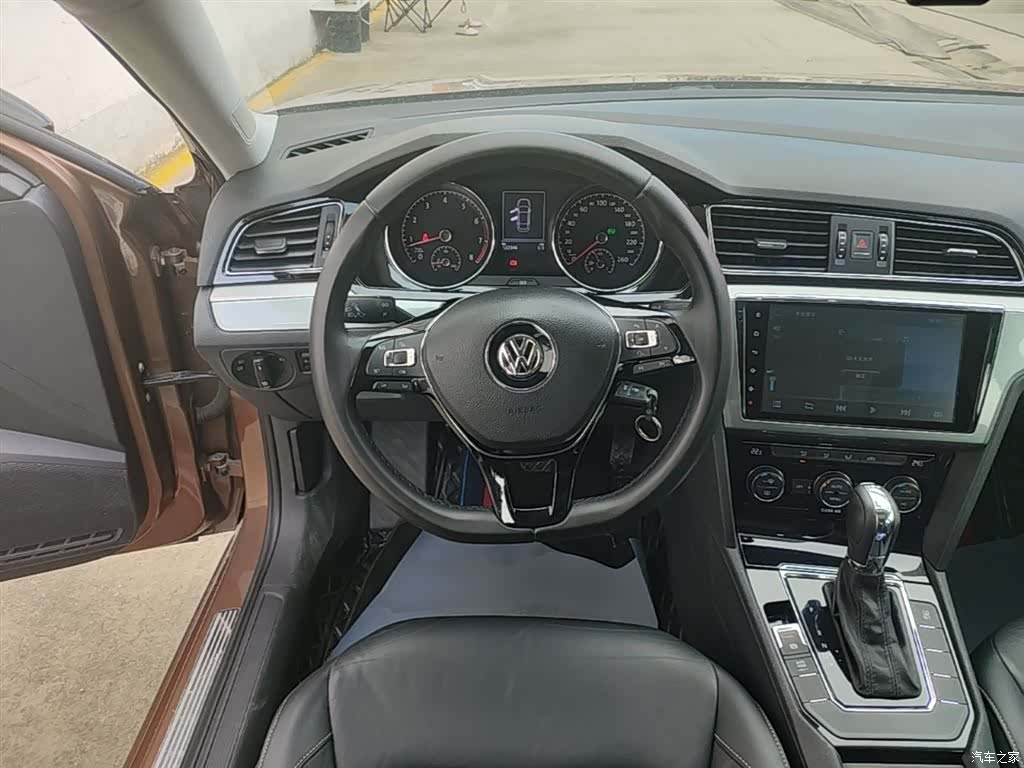 Volkswagen Lamando, 2016 11