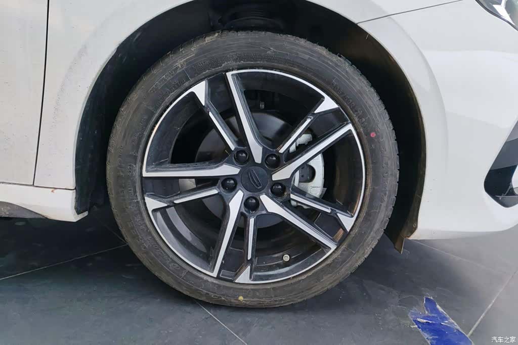 Geely Binray, 2024 6