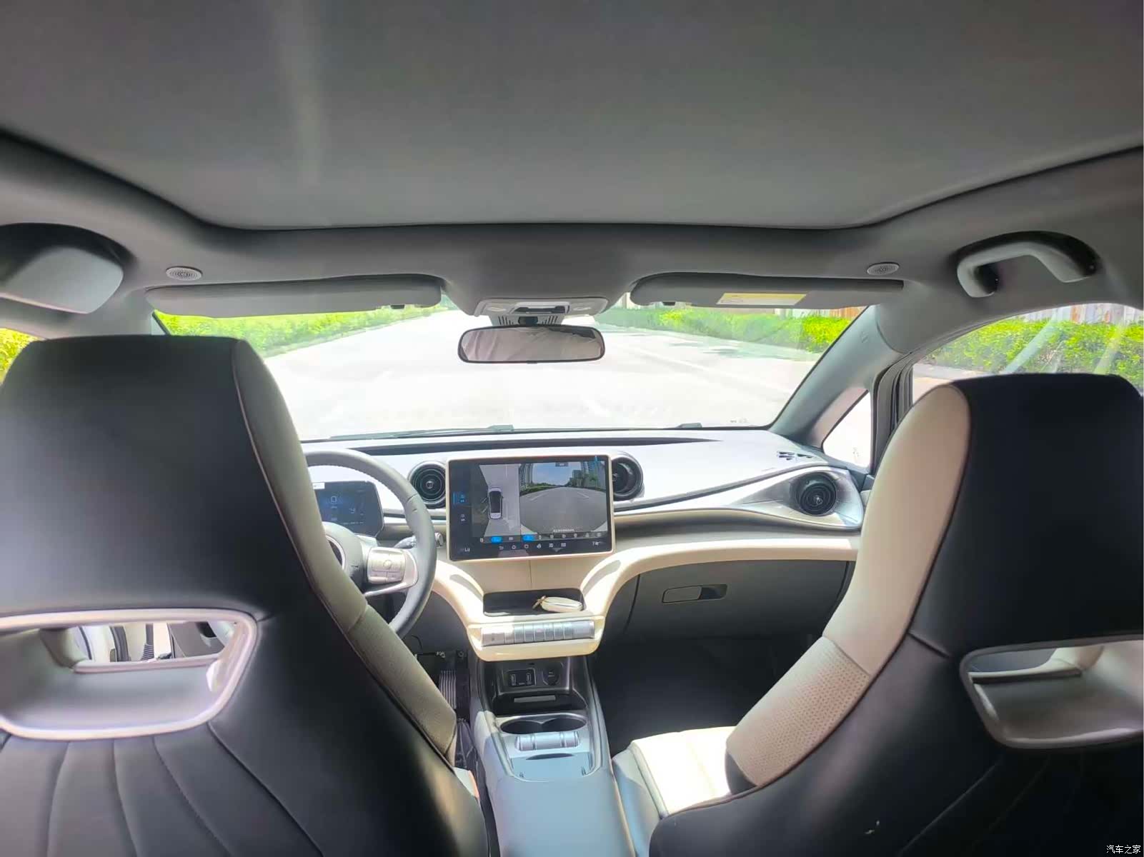 BYD Dolphin, 2023 10