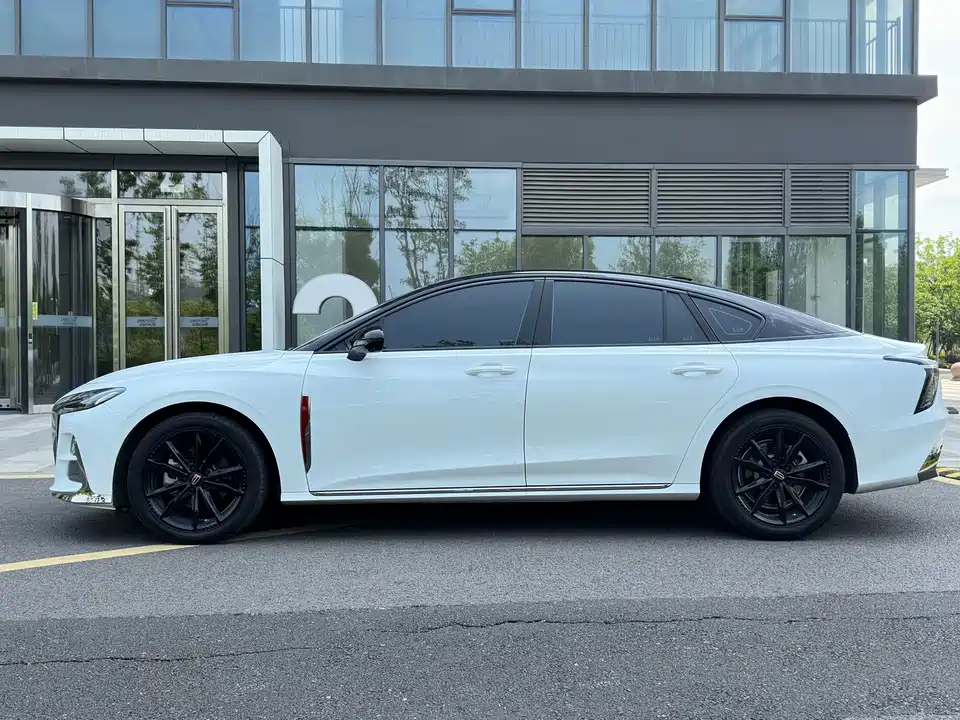 Hongqi H6