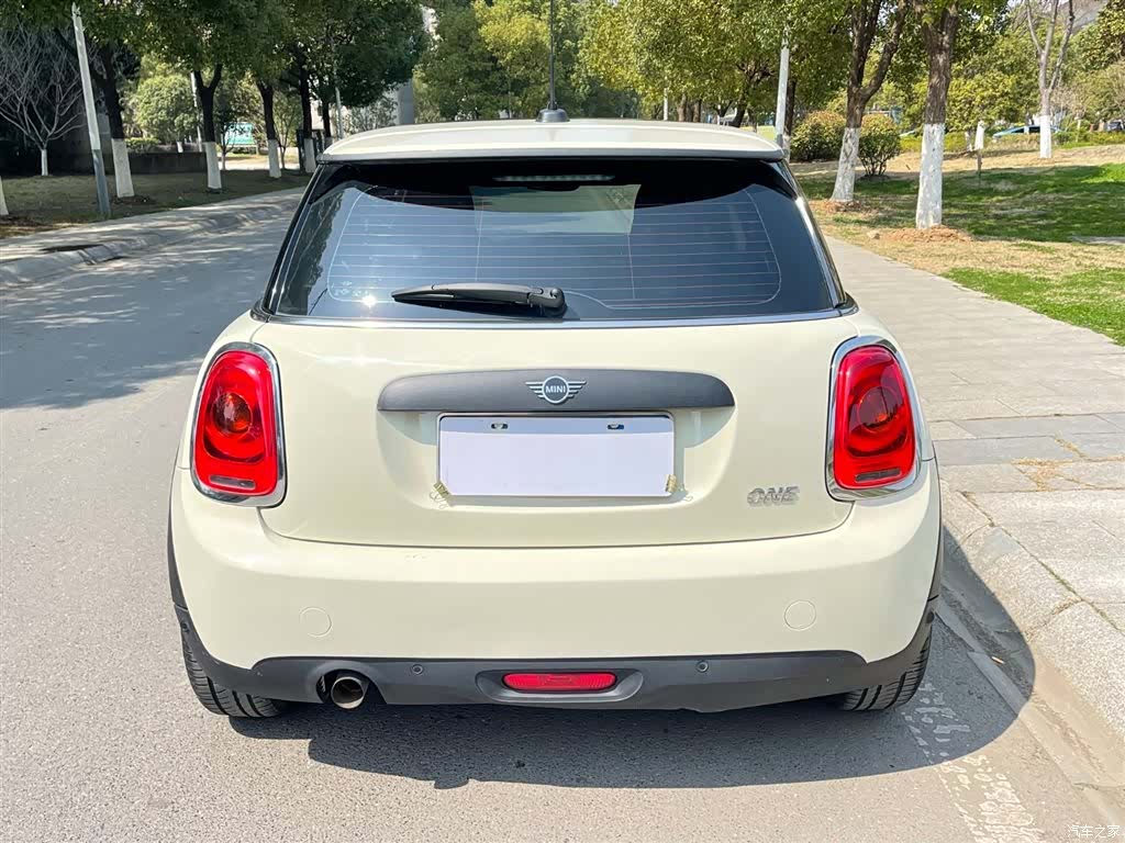 Mini ONE, 2019 6