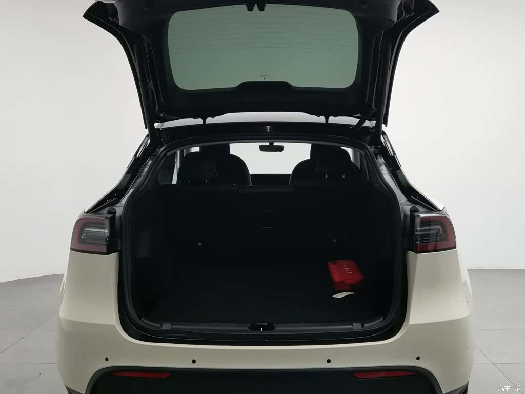 Tesla Model Y, 2022 16