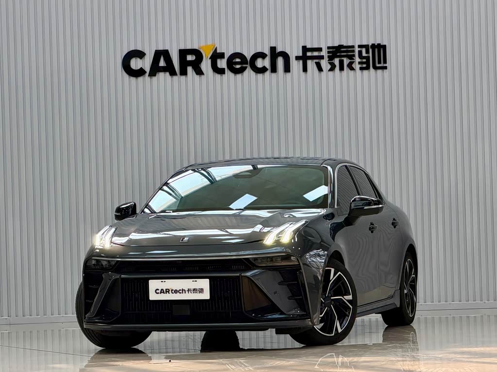 Lynk & Co 03