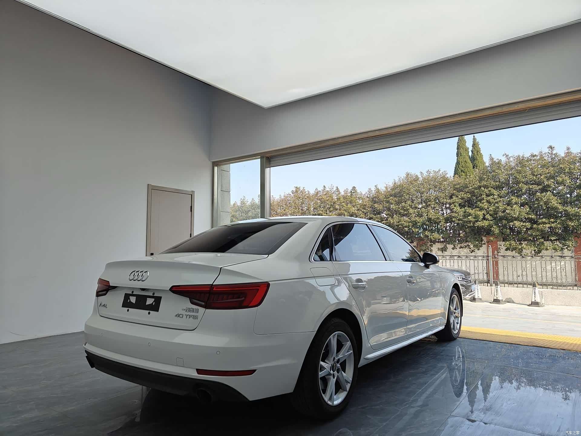 Audi A4L, 2017 все фото