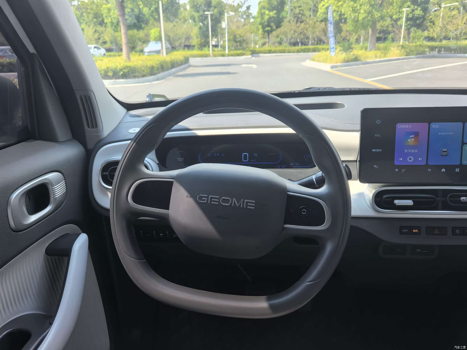 Geely Panda, 2025 13