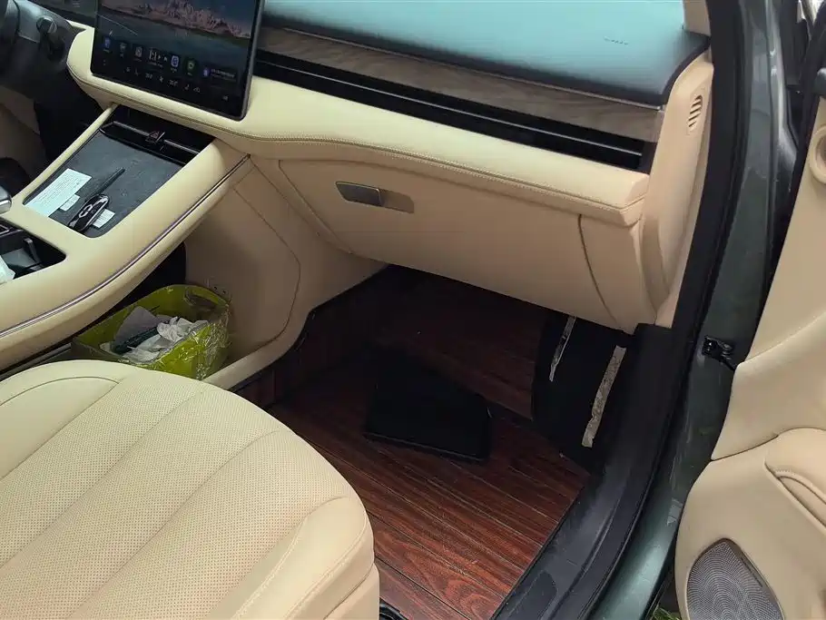 AITO Ask the world M7