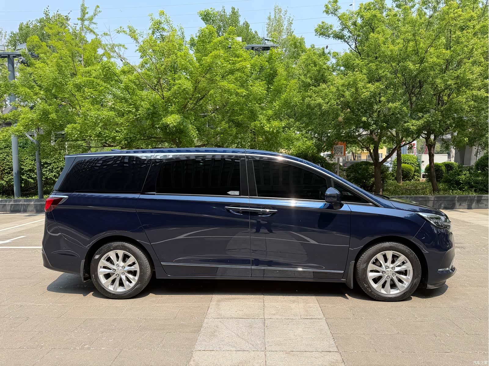 Buick GL8, 2020 4