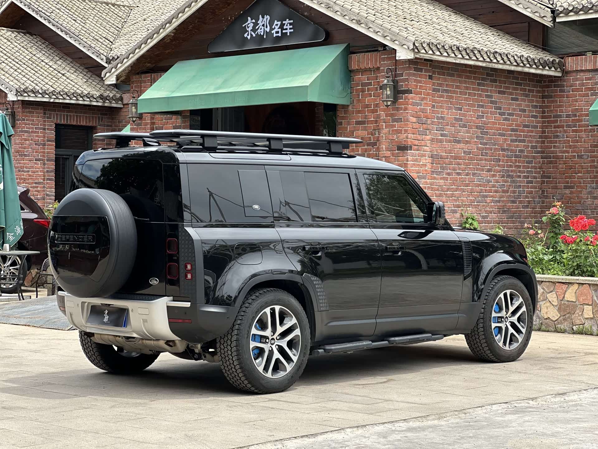 Land Rover Defender, 2021 6