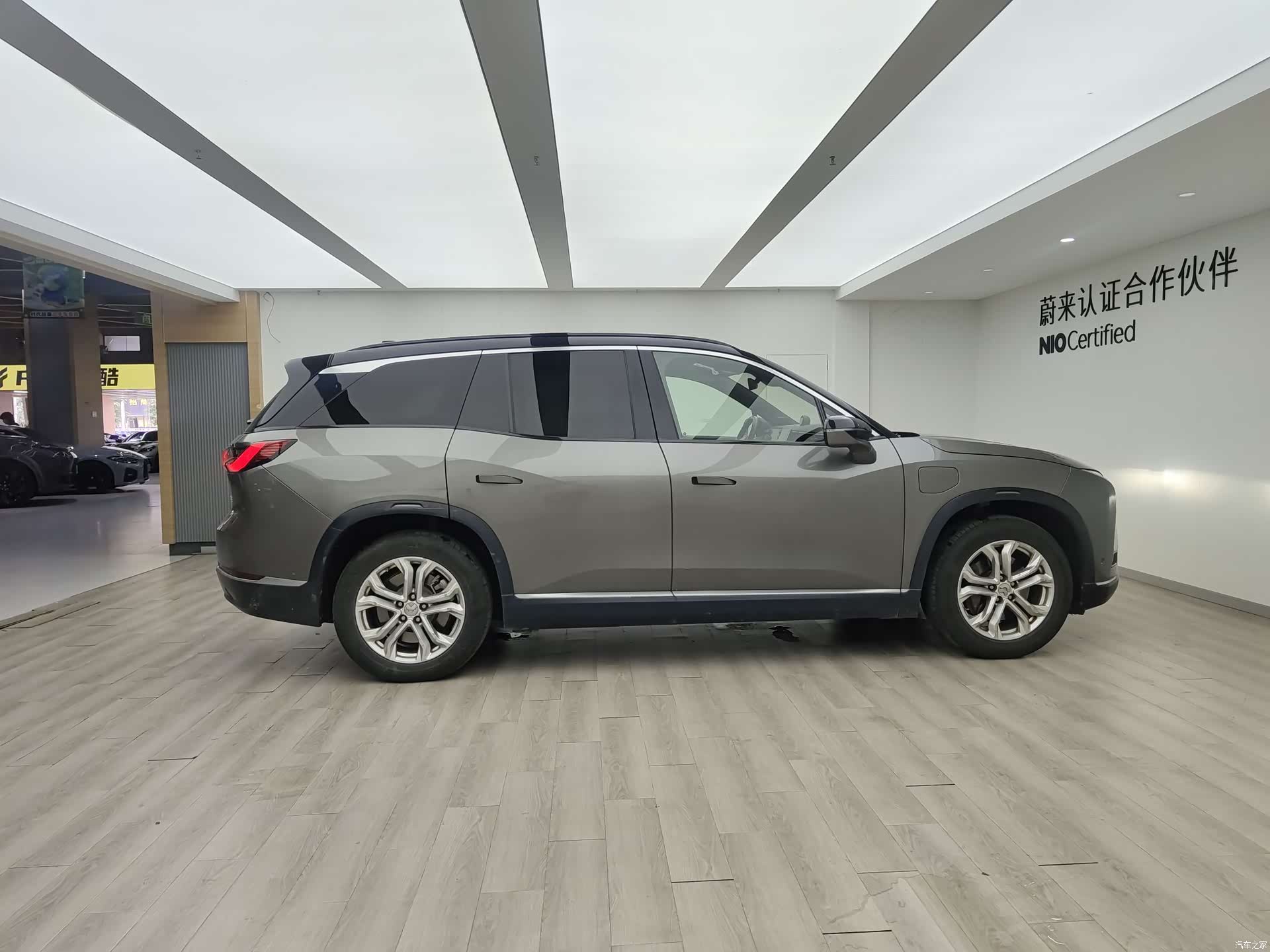 NIO ES8, 2021 6