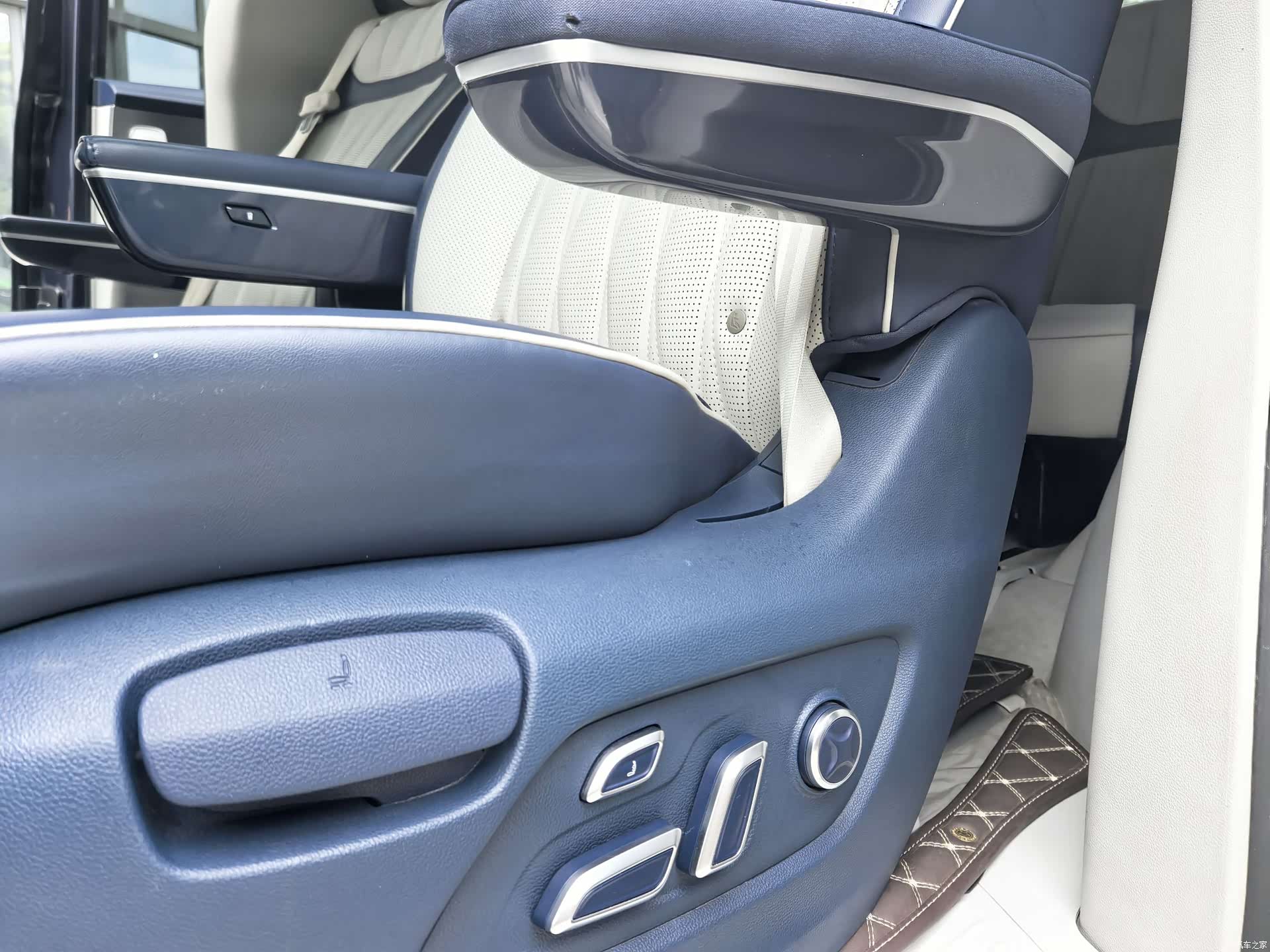 Roewe iMAX8, 2022 17