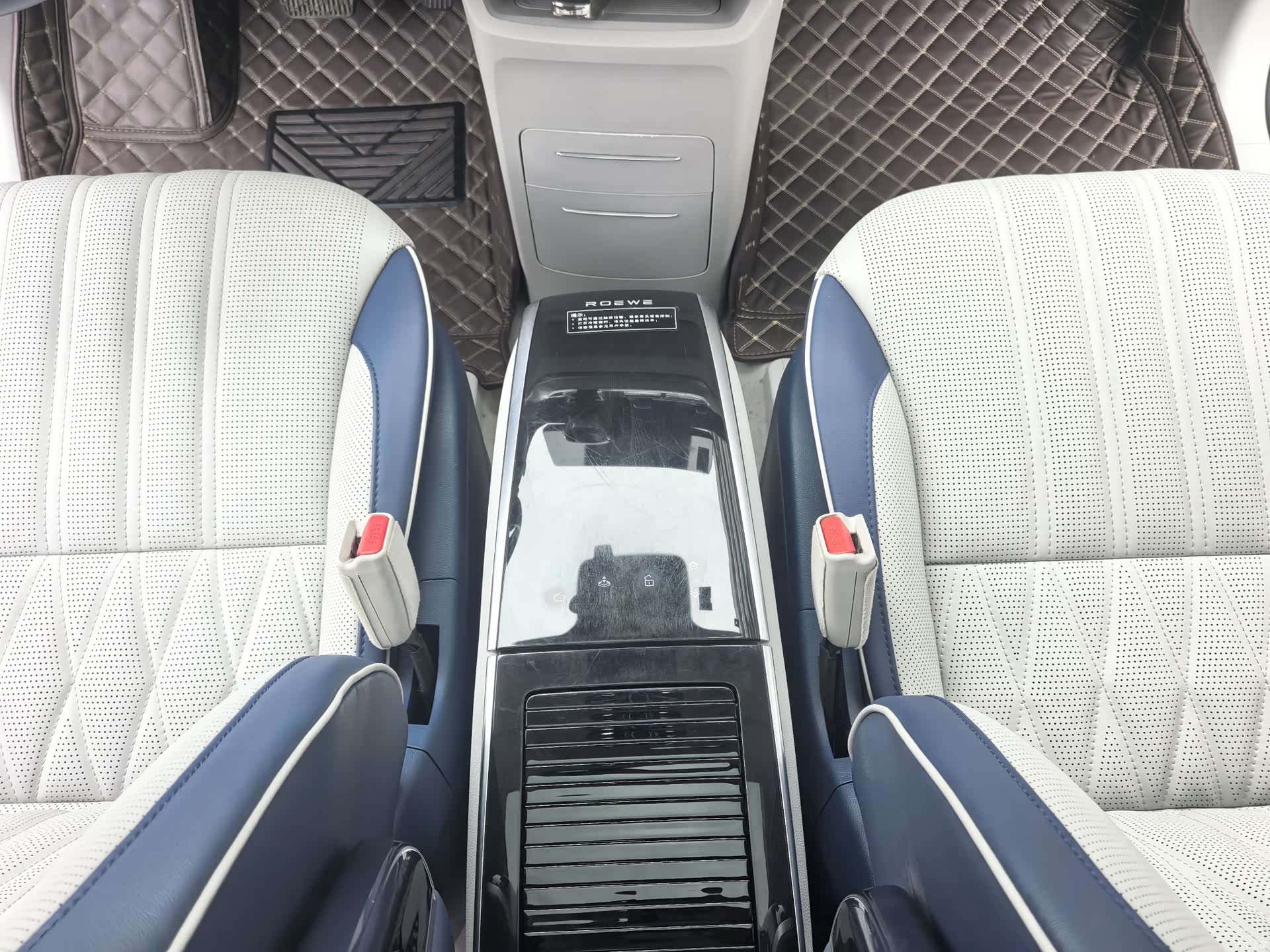 Roewe iMAX8, 2022 25