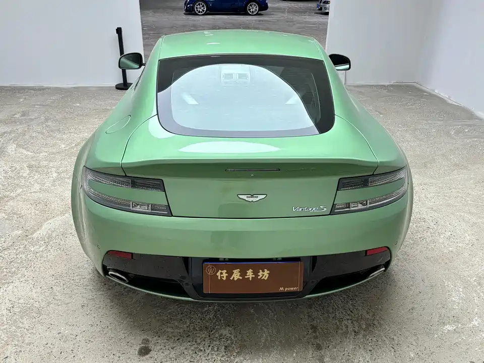Aston Martin V8 Vantage Aston Martin V8 Vantage