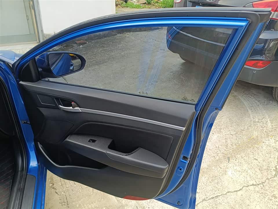 Hyundai Lead