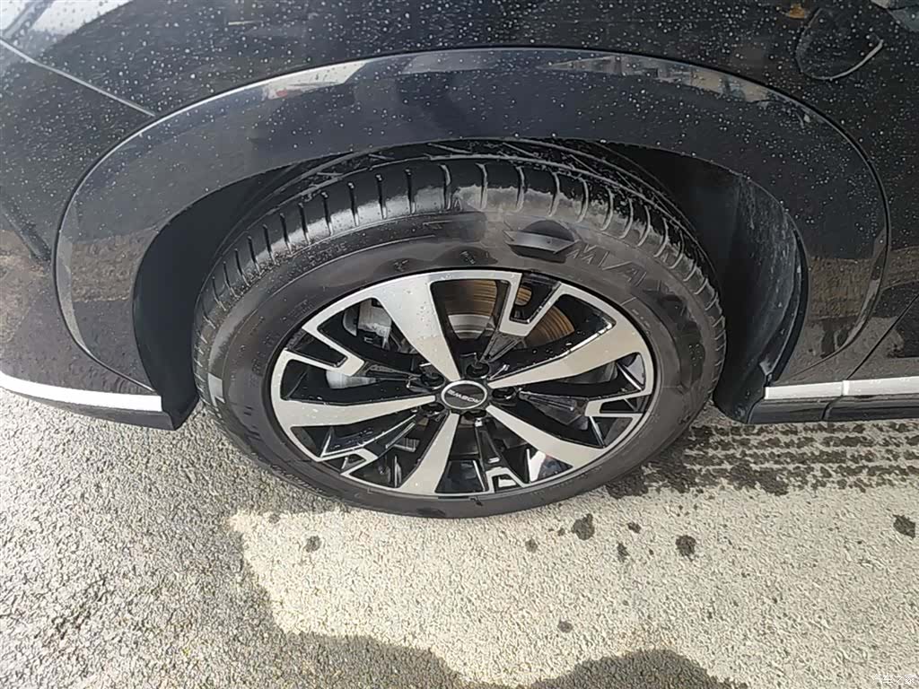 Roewe D5X, 2025 23