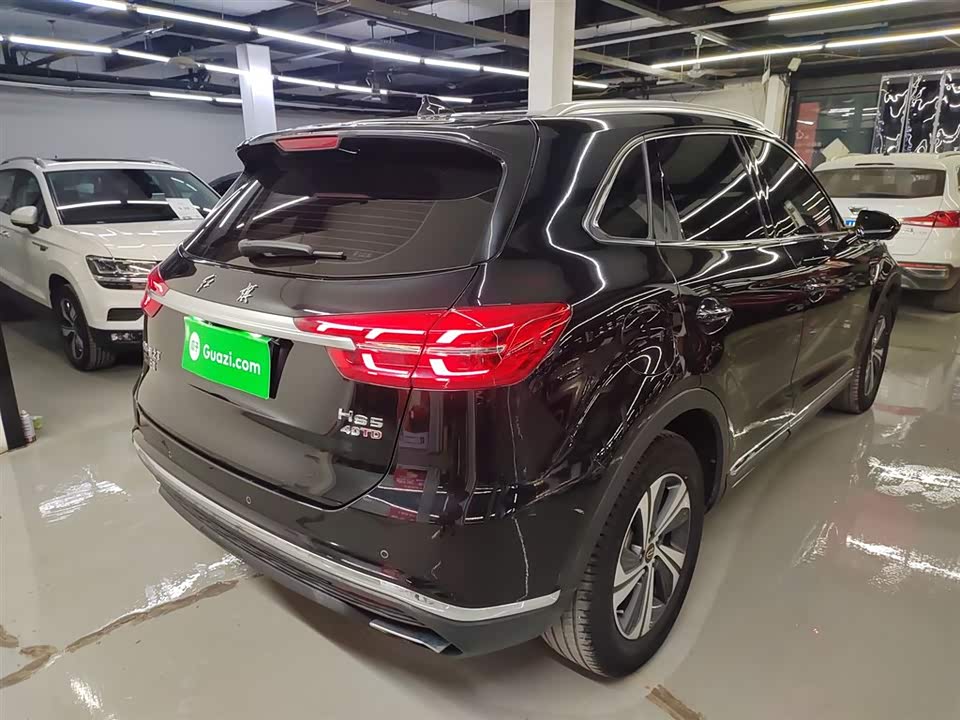 Hongqi HS5