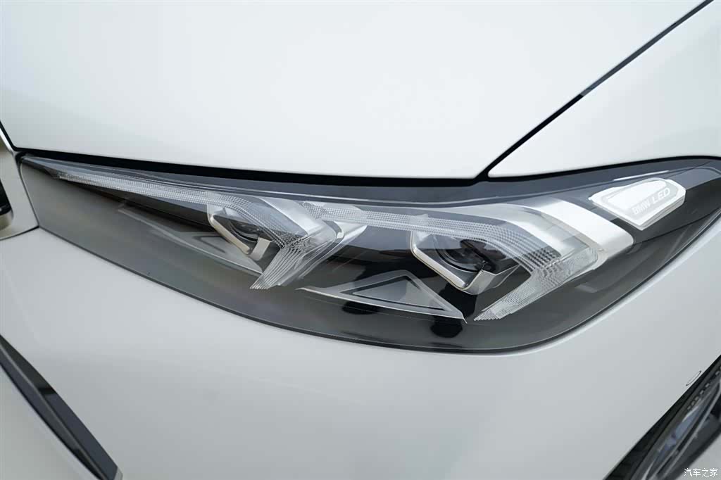 BMW 3 Series, 2026 14