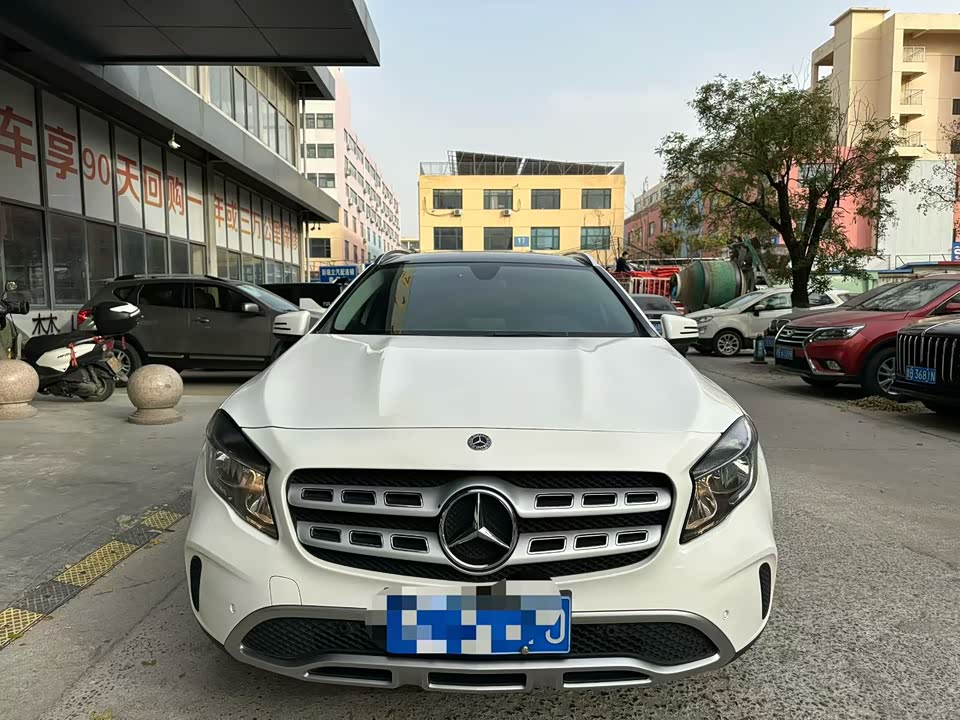 Mercedes-Benz GLA