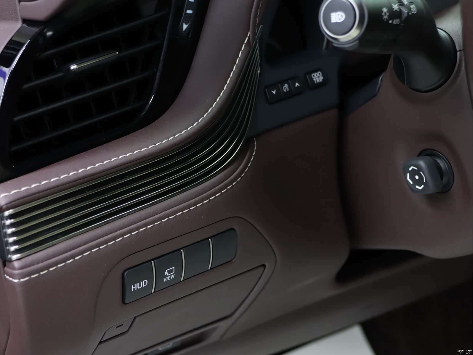 Lexus LS, 2018 8