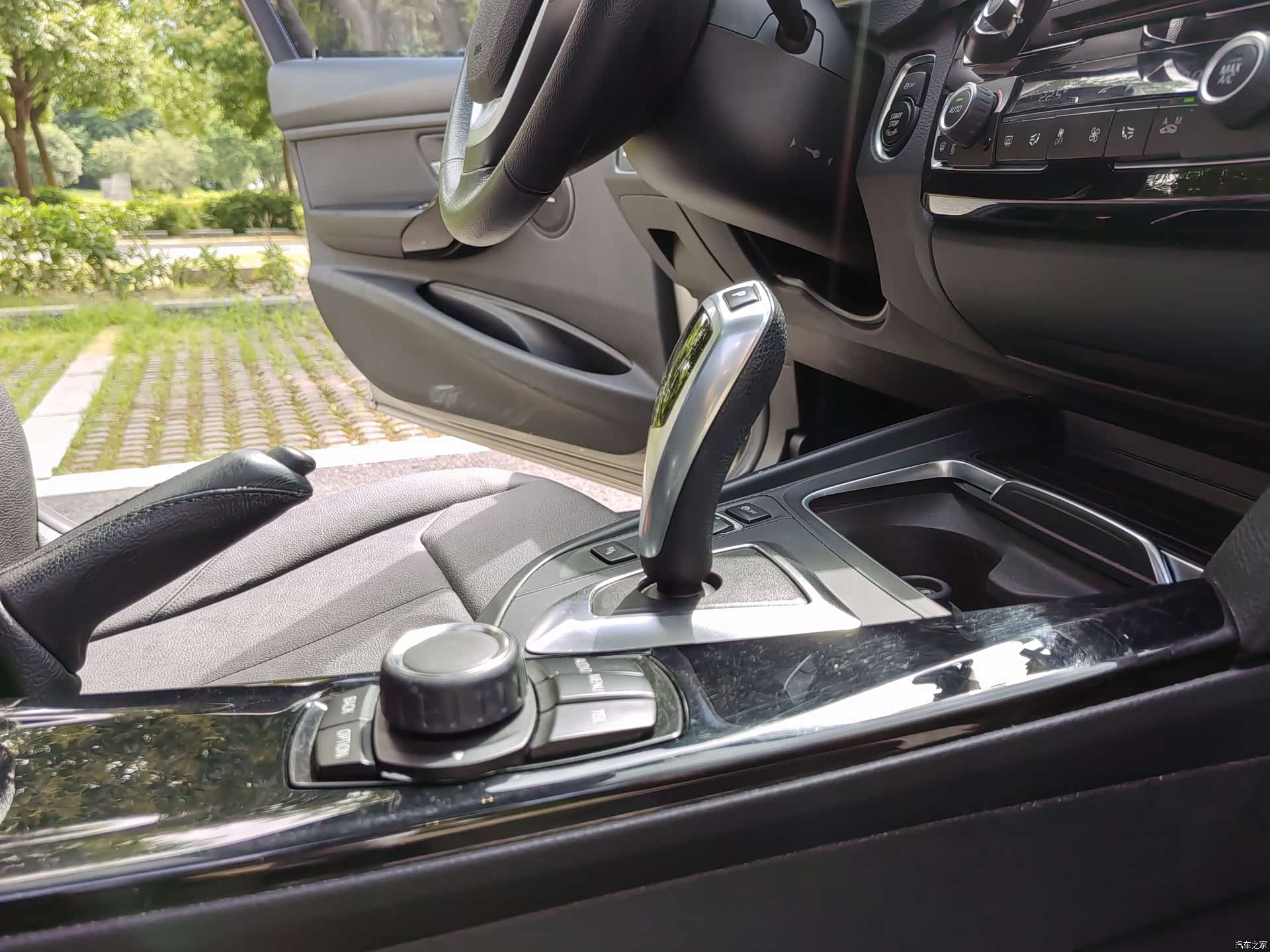 BMW 3 Series, 2016 21
