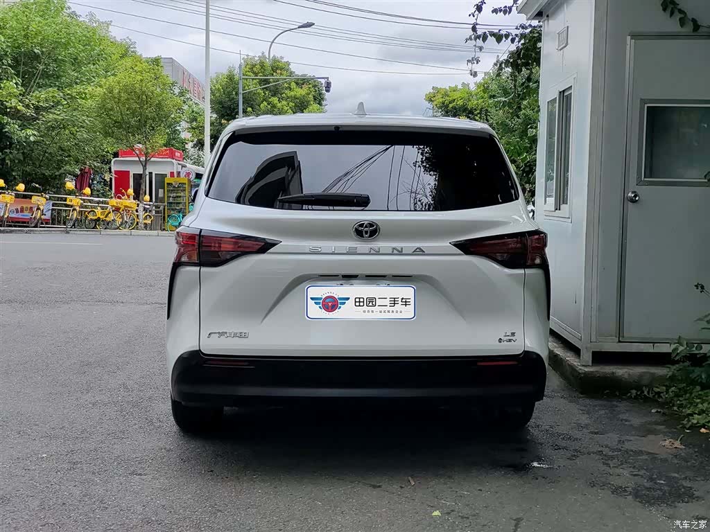 Toyota Sienna, 2024 все фото