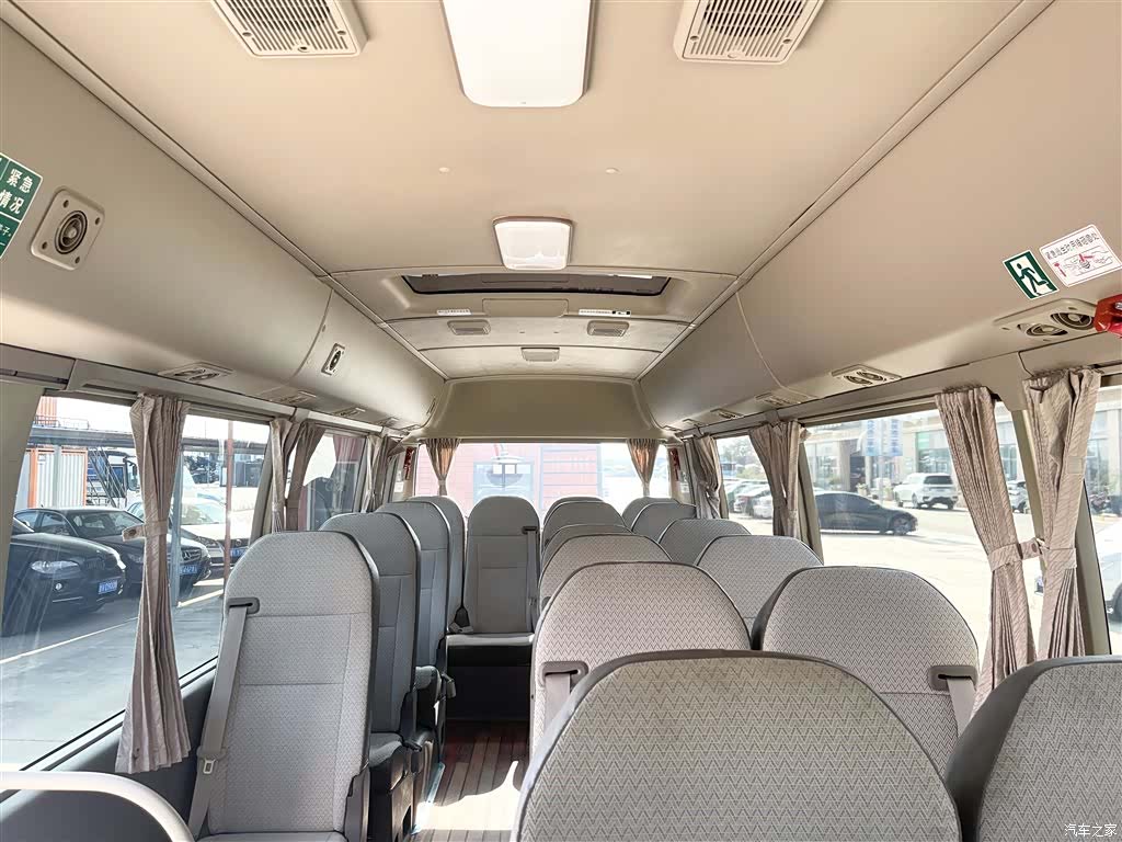 Toyota Coaster, 2018 10