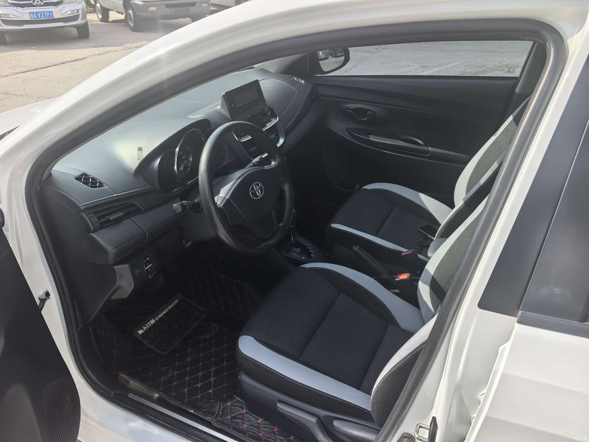Toyota YARiS L, 2020 7