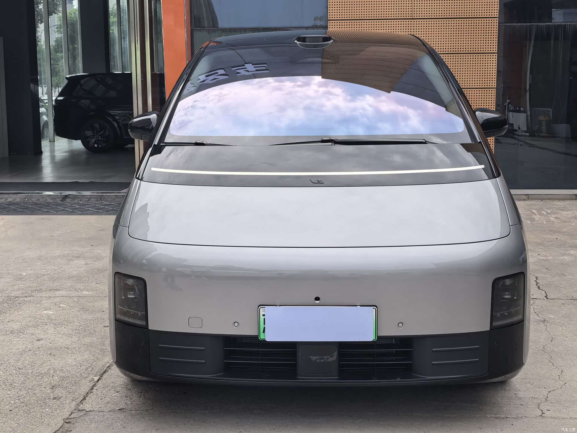 Li Auto MEGA, 2025 2