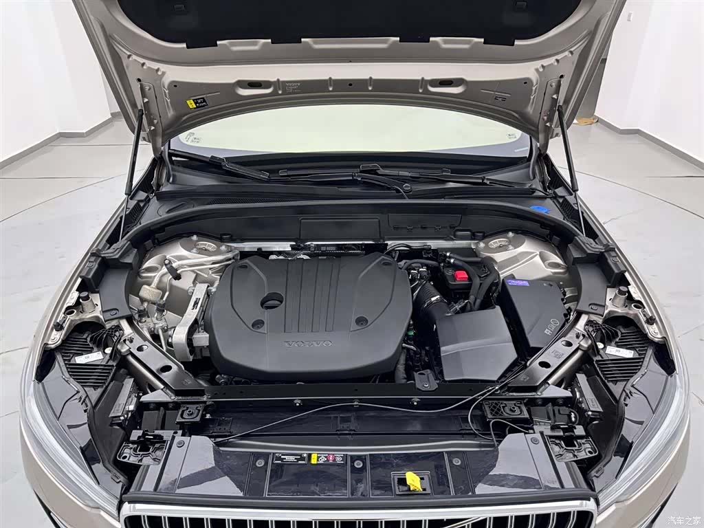 Volvo XC60, 2025 26