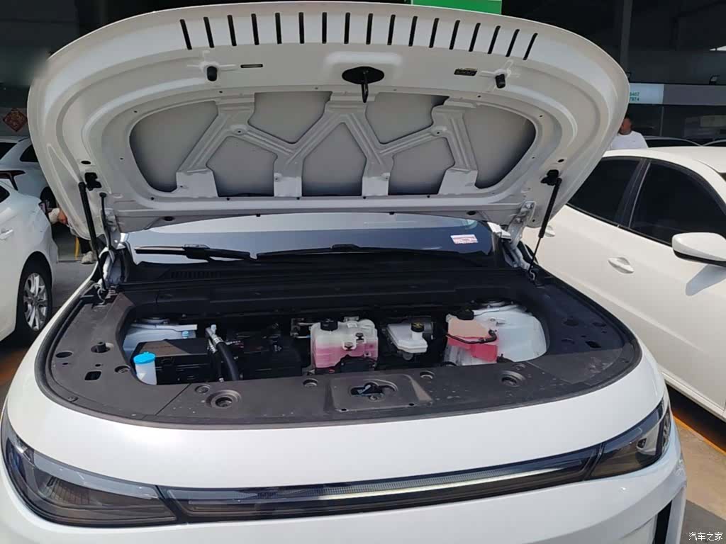 Leapmotor C16, 2024 20