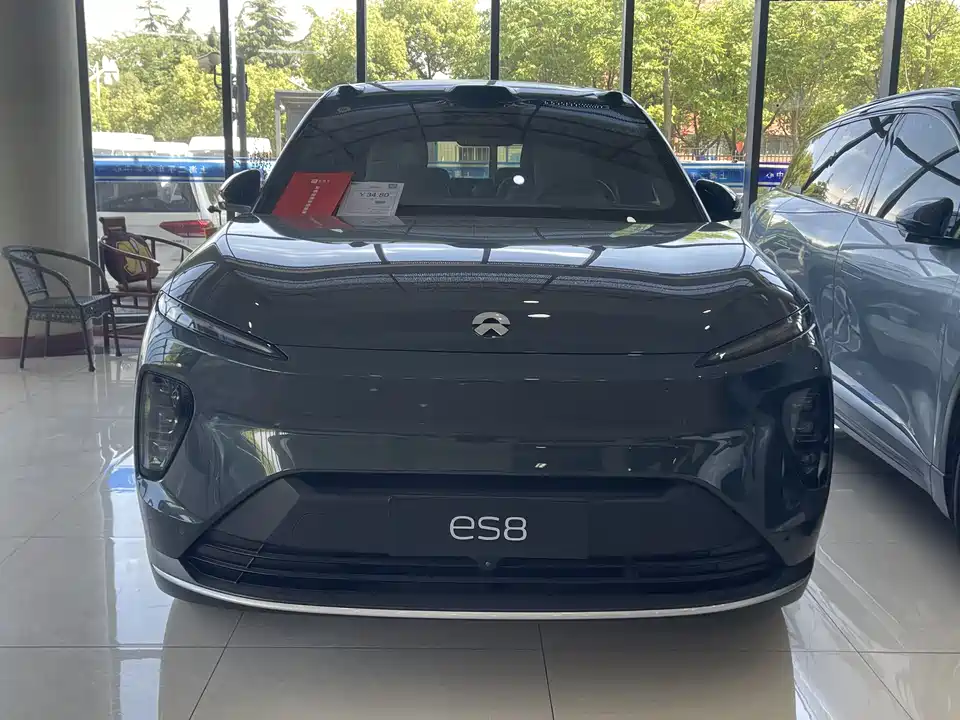NIO ES8