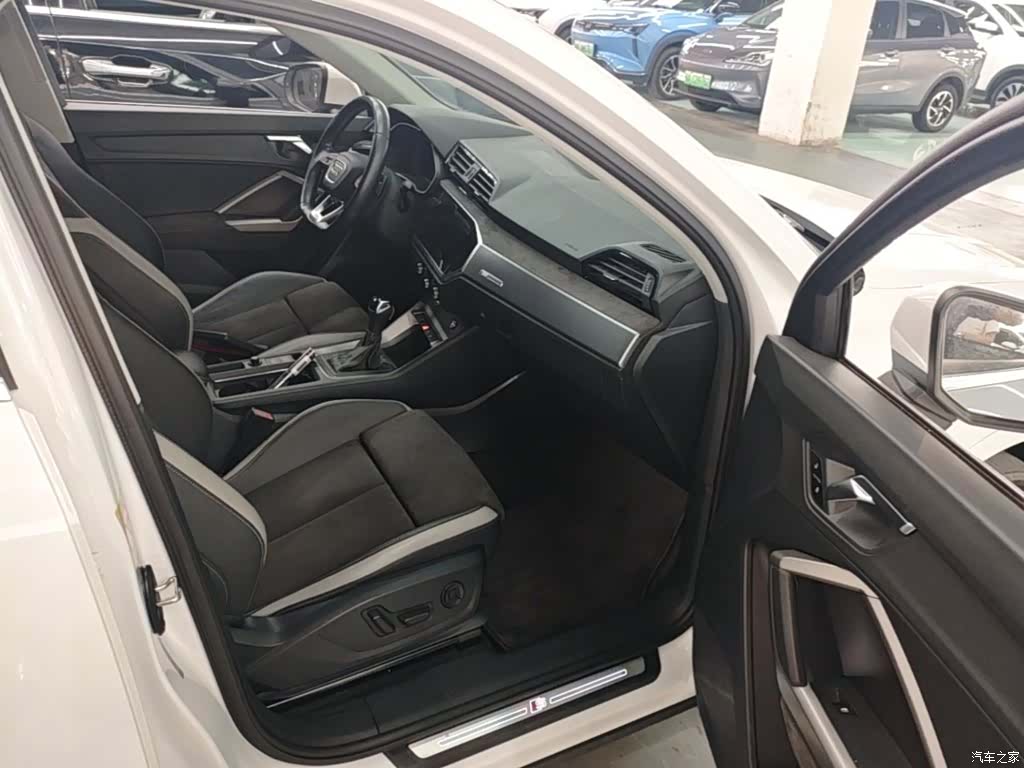 Audi Q3, 2021 25
