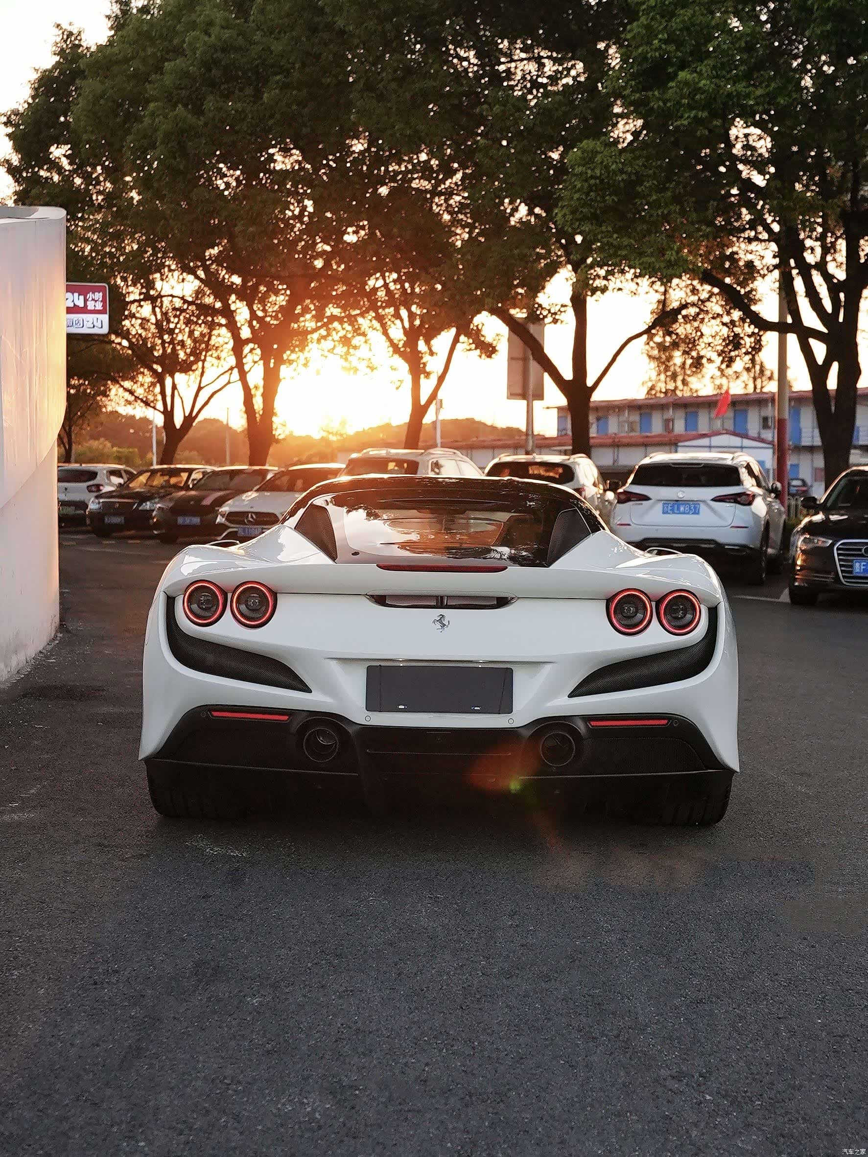 Ferrari F8, 2023 19