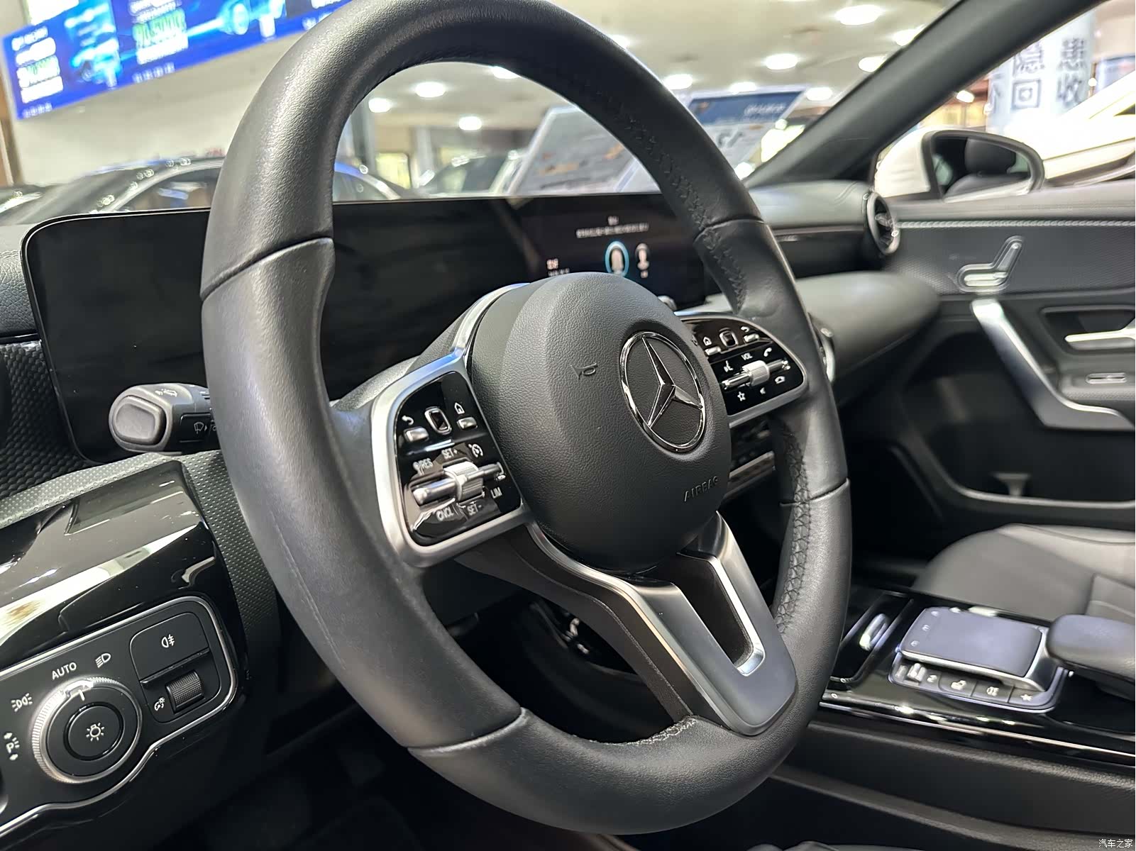 Mercedes-Benz A-Class, 2022 13