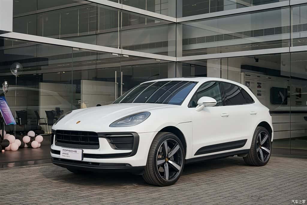 Porsche Macan, 2025 1