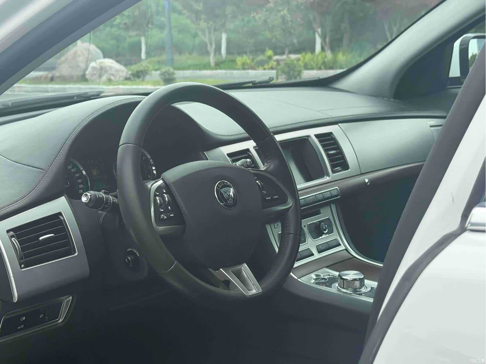 Jaguar XF, 2014 3