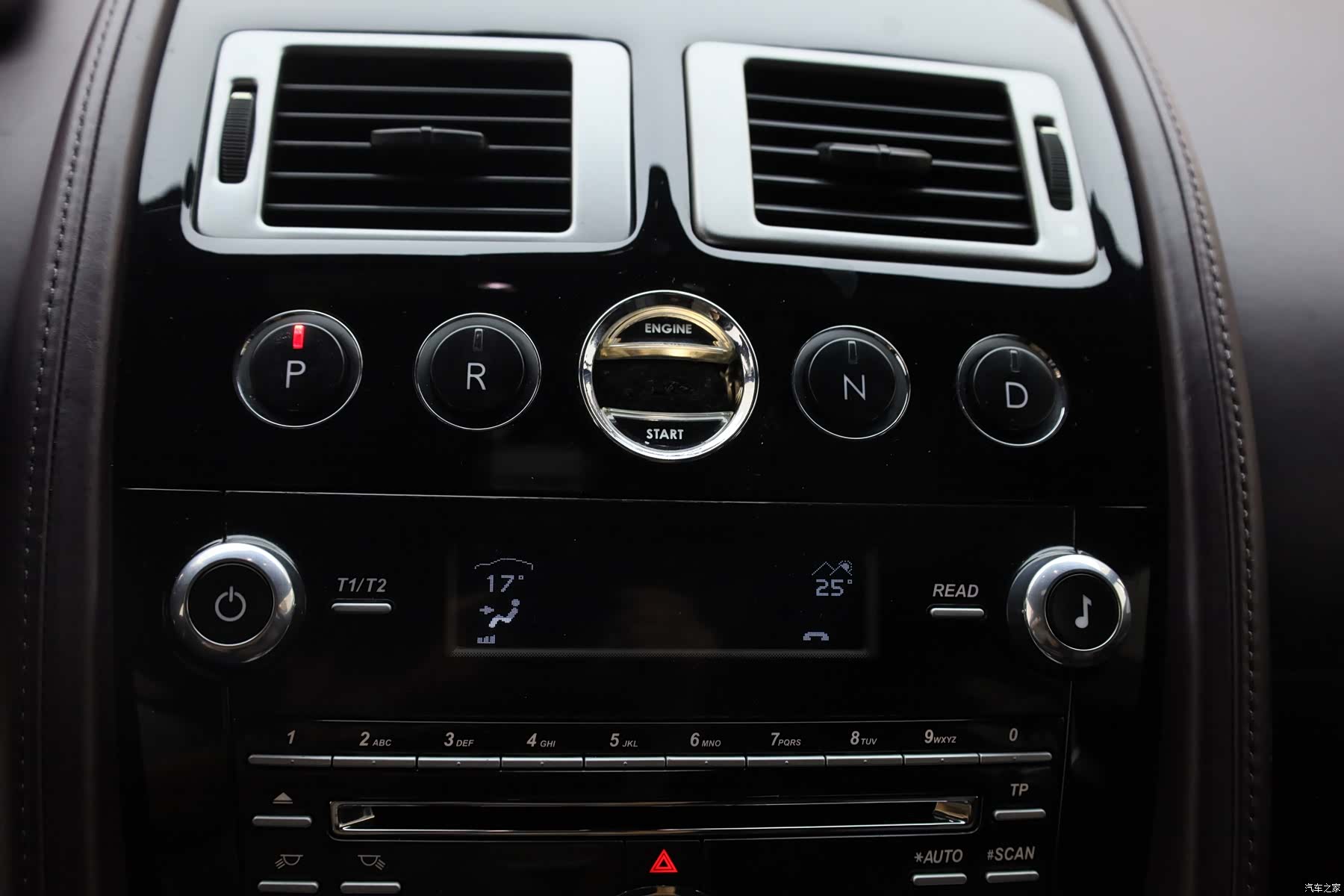 Aston Martin Rapide, 2013 12