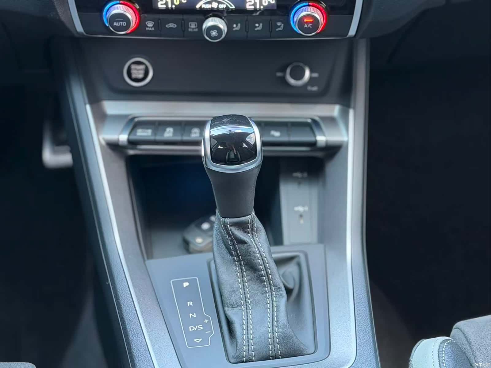 Audi Q3, 2022 12
