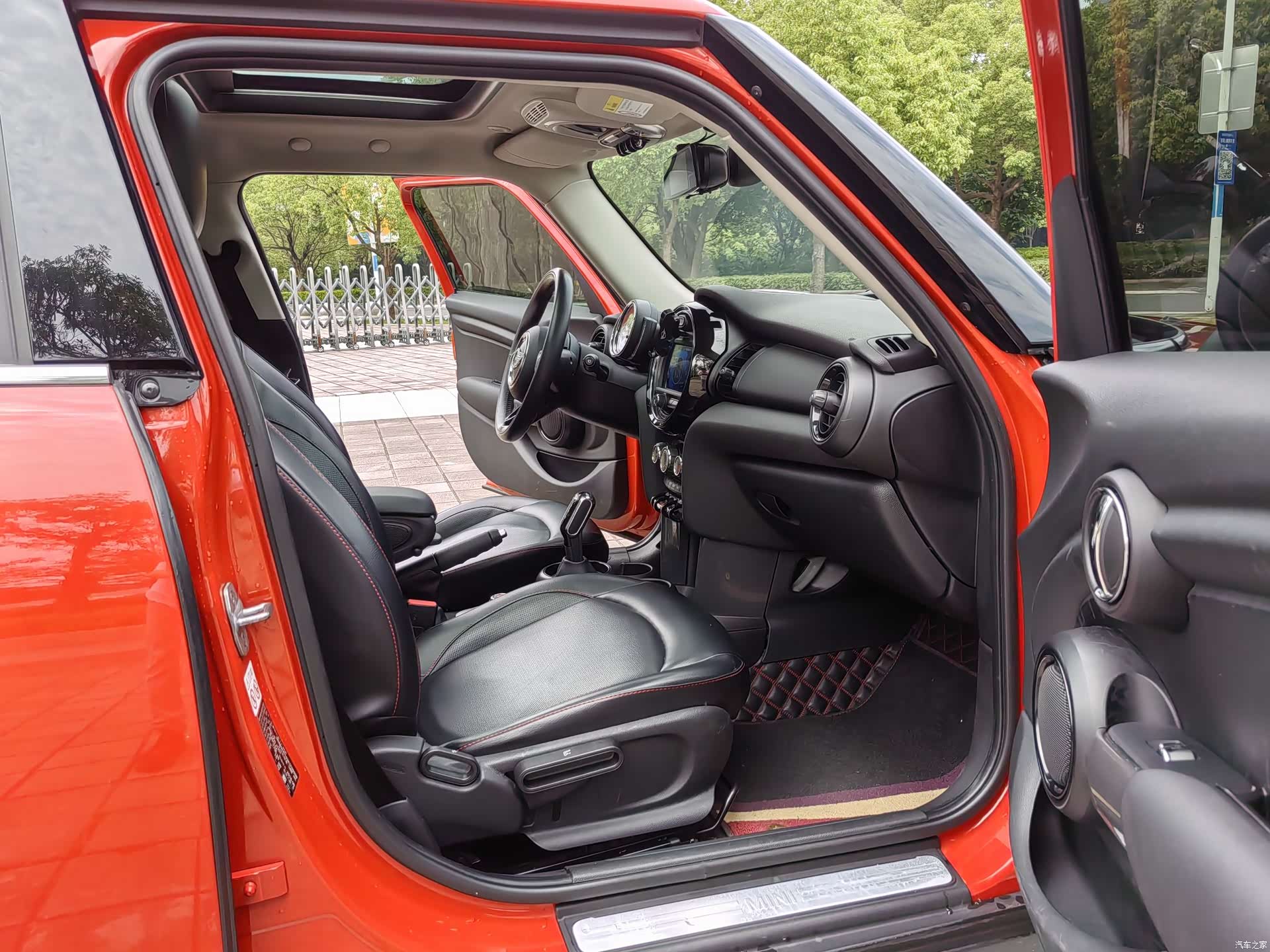 Mini ONE, 2018 15