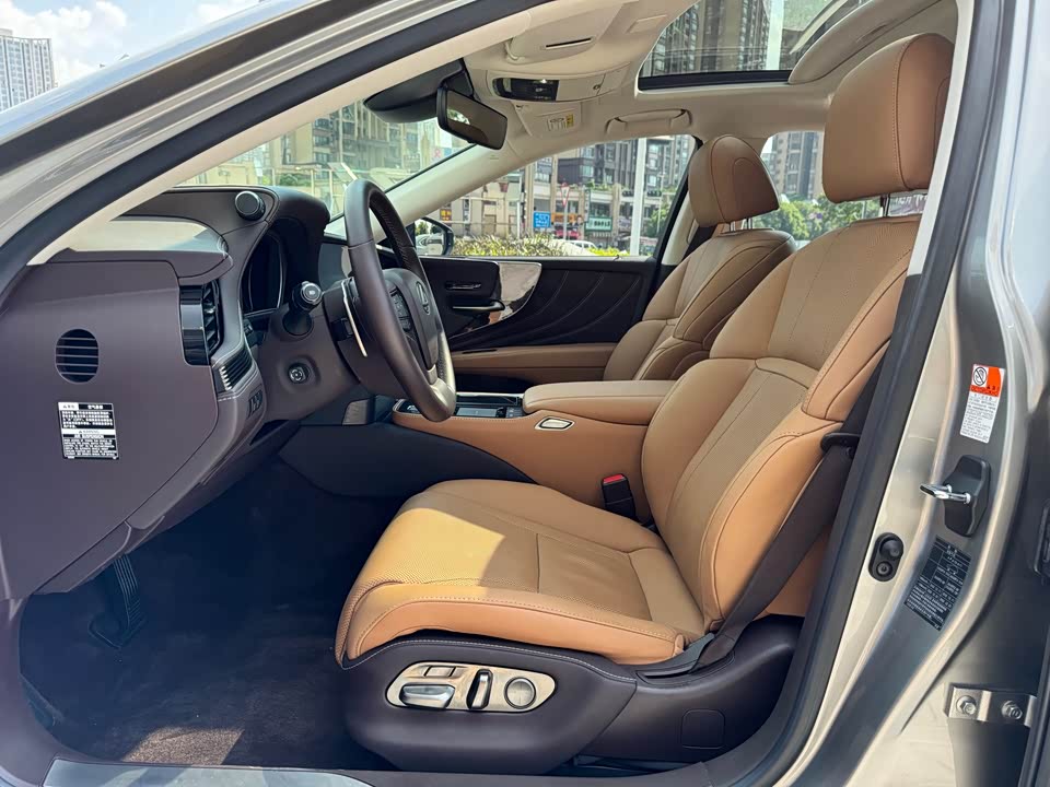 Lexus LS