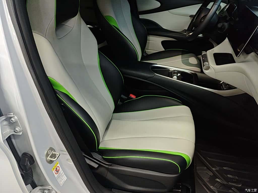 BYD Dolphin, 2022 25