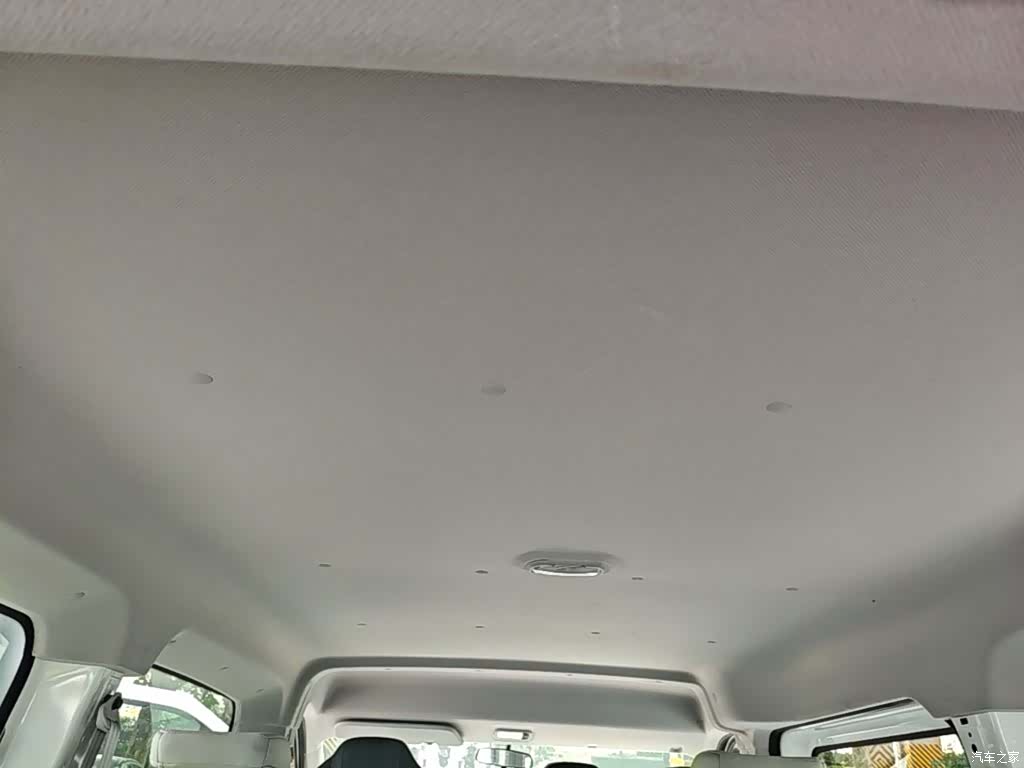 Maxus V1, 2025 14